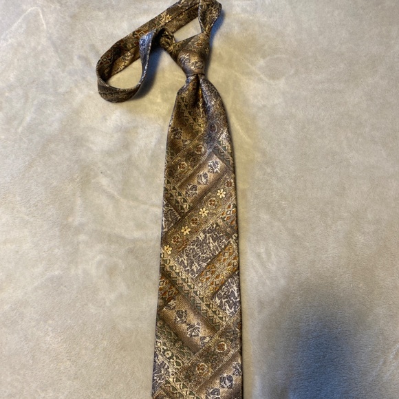 Vintage 100% silk Pierre Cardin tie - Picture 2 of 4